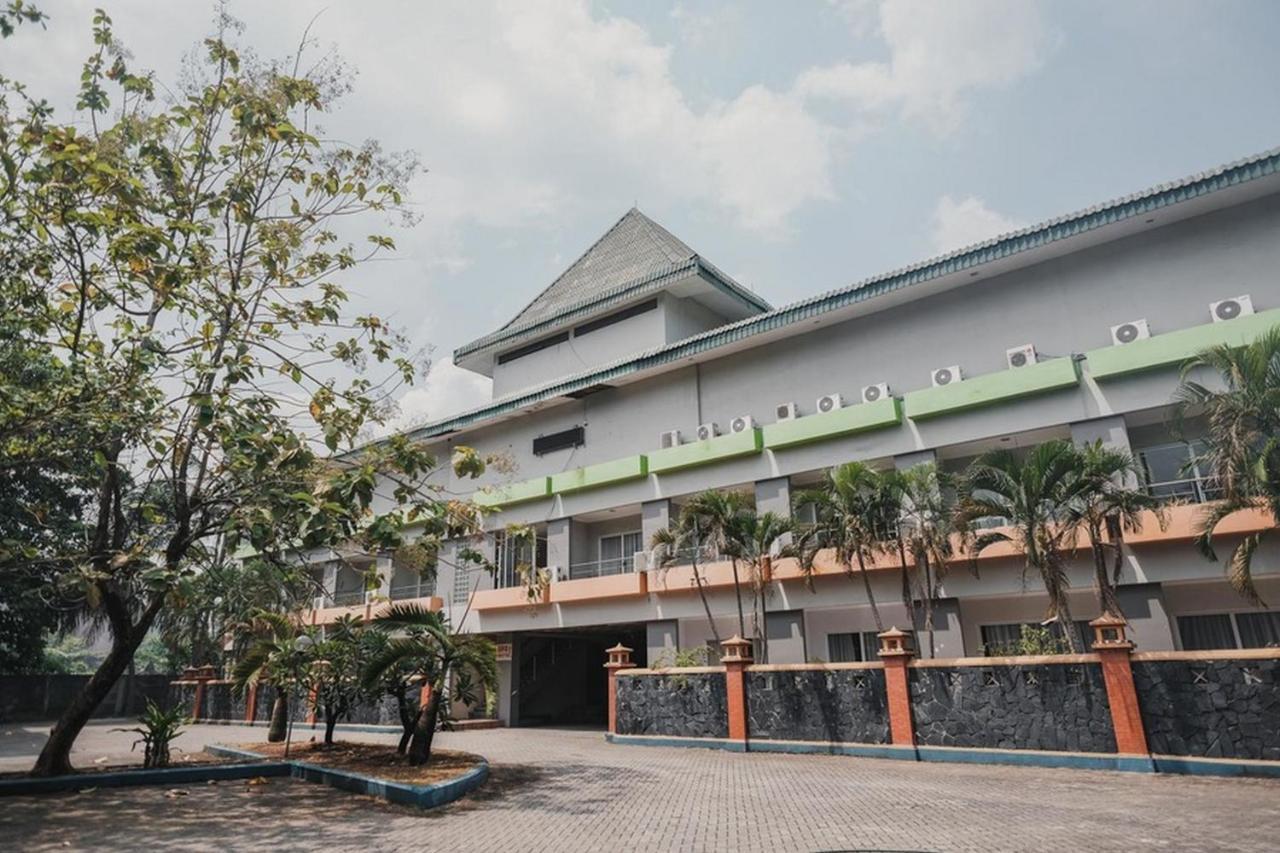 Reddoorz Plus Near Pelabuhan Merak Cilegon Ngoại thất bức ảnh